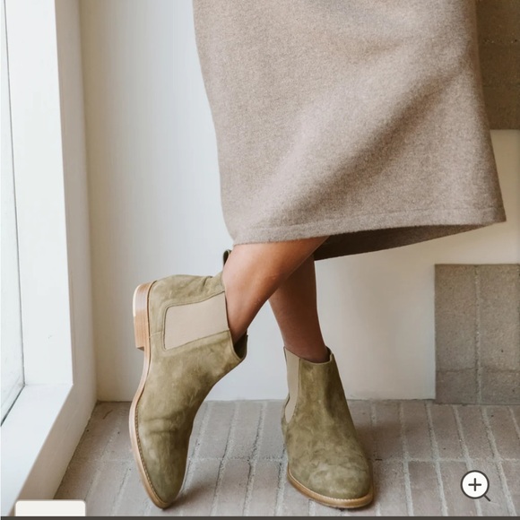 JENNI KAYNE SUEDE CHELSEA BOOT LAUREL - Picture 2 of 7